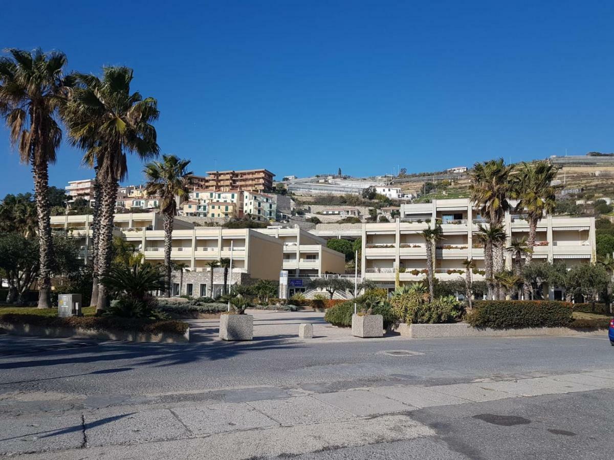Silvia Degli Aregai Apartment Santo Stefano al Mare Exterior photo